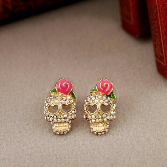 Cute Rose Rhinestone Sugar Skull Earrings NWT - Picture 3 of 3